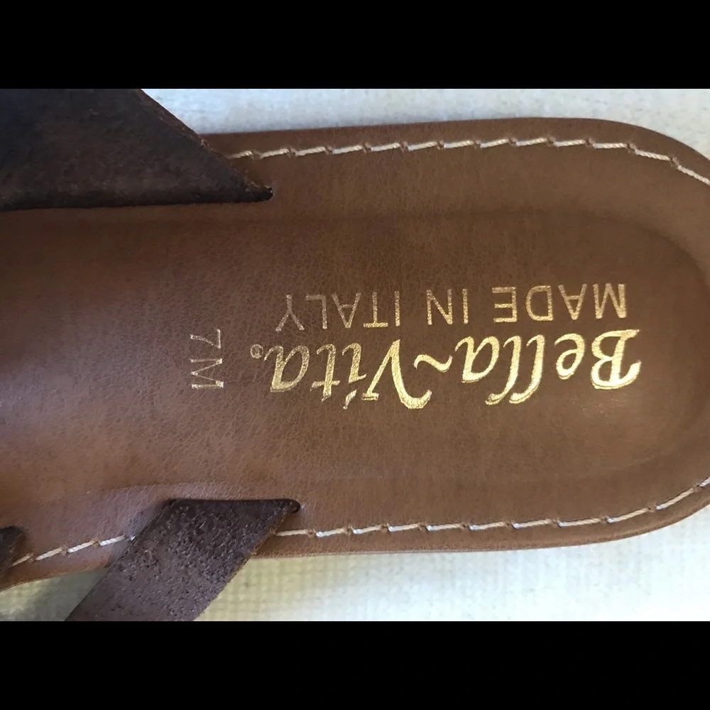 Bella Vita Italy Brown Flats Sandals